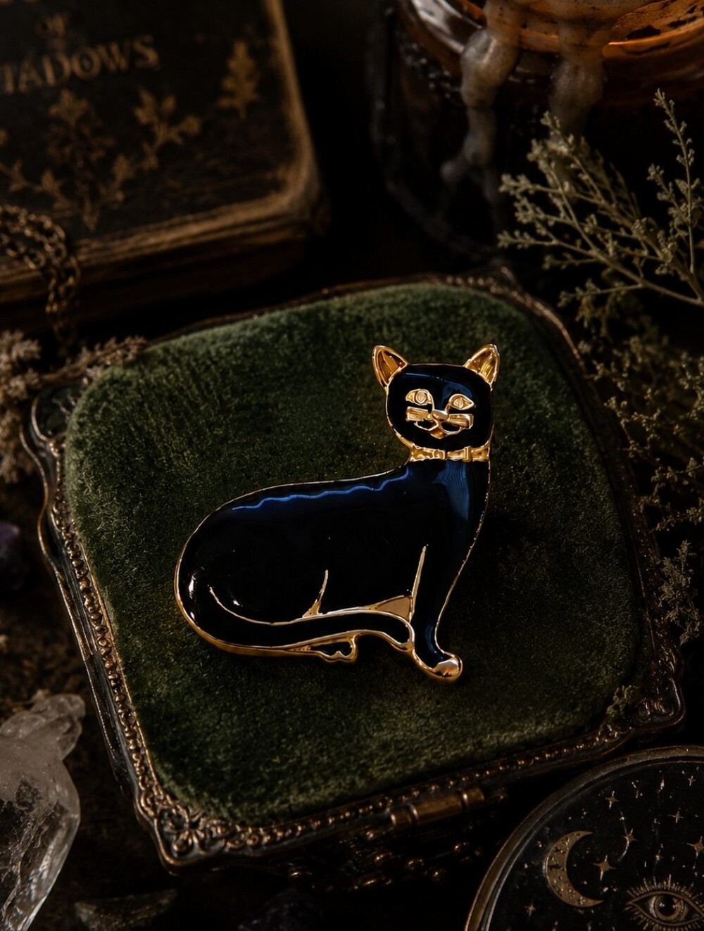 Vintage Black Enamel Cat Brooch – Gold Tone Figural Cat Pin